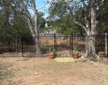 7708 Brodie Ln - Photo Thumbnail 21