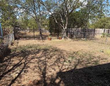 7708 Brodie Ln - Photo Thumbnail 19