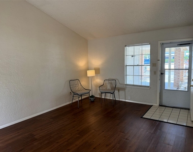 7708 Brodie Ln - Photo Thumbnail 4