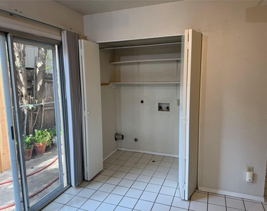7708 Brodie Ln - Photo Thumbnail 3