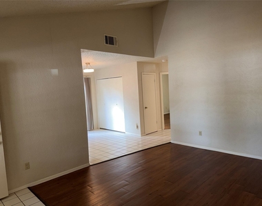 7708 Brodie Ln - Photo Thumbnail 9