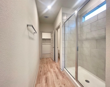 1917 Daleside Ln - Photo Thumbnail 14