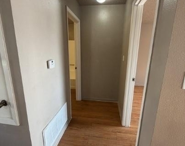 139 Elm Dr - Photo Thumbnail 4