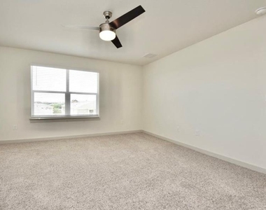 1016 Winnsboro Loop - Photo Thumbnail 15