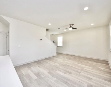1016 Winnsboro Loop - Photo Thumbnail 7