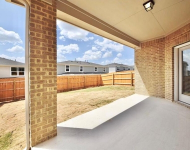 1016 Winnsboro Loop - Photo Thumbnail 26