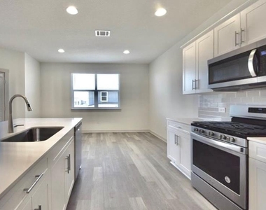 1016 Winnsboro Loop - Photo Thumbnail 12