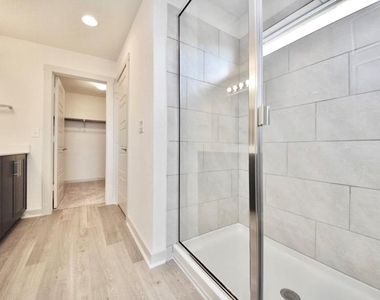 1016 Winnsboro Loop - Photo Thumbnail 18