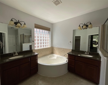 212 Choke Canyon Ln - Photo Thumbnail 17