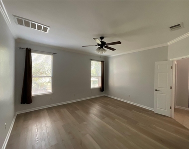 212 Choke Canyon Ln - Photo Thumbnail 14