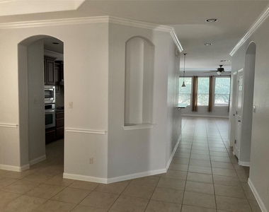 212 Choke Canyon Ln - Photo Thumbnail 6