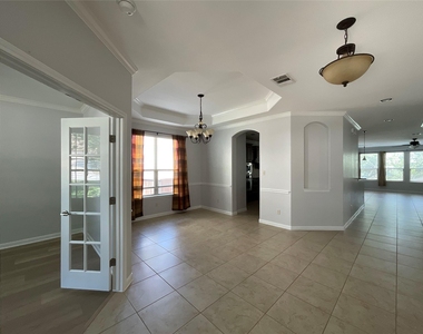 212 Choke Canyon Ln - Photo Thumbnail 3