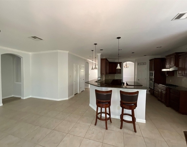 212 Choke Canyon Ln - Photo Thumbnail 12