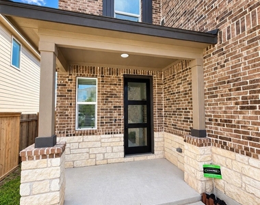 320 Josey Wales Dr - Photo Thumbnail 3