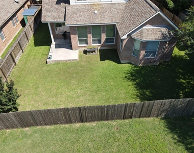 3831 Aqua Ln - Photo Thumbnail 31