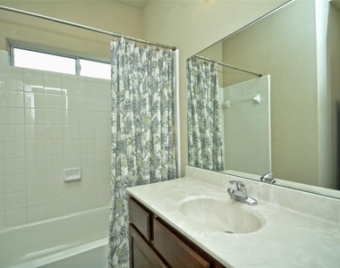 3831 Aqua Ln - Photo Thumbnail 28