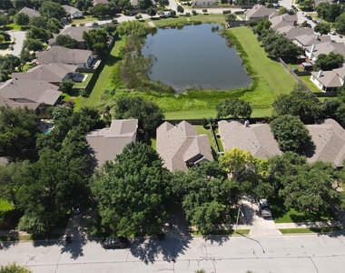 3831 Aqua Ln - Photo Thumbnail 33