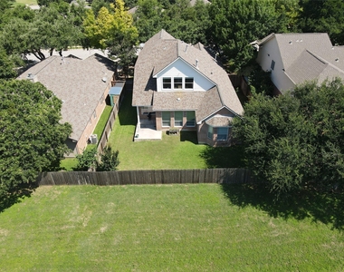 3831 Aqua Ln - Photo Thumbnail 3