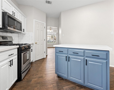 13217 Rochester Ln - Photo Thumbnail 7