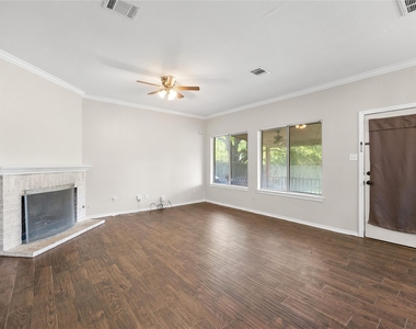 13217 Rochester Ln - Photo Thumbnail 5