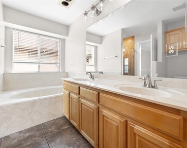 13217 Rochester Ln - Photo Thumbnail 18