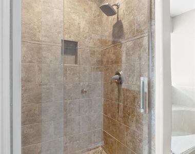 13217 Rochester Ln - Photo Thumbnail 17