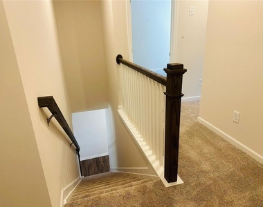 134 Berry Drive - Photo Thumbnail 13
