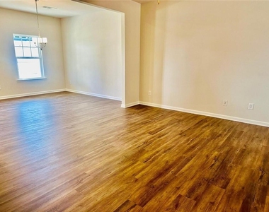 134 Berry Drive - Photo Thumbnail 3