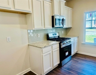 134 Berry Drive - Photo Thumbnail 11