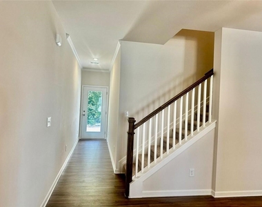 134 Berry Drive - Photo Thumbnail 2