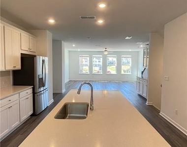 610 Alder Creek Way - Photo Thumbnail 1