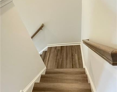 610 Alder Creek Way - Photo Thumbnail 13