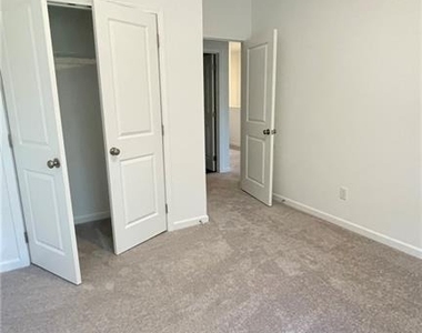 610 Alder Creek Way - Photo Thumbnail 25