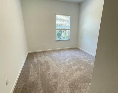 610 Alder Creek Way - Photo Thumbnail 24