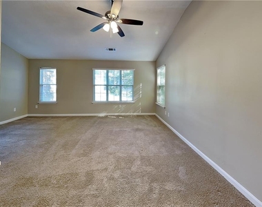 1357 Lamont Drive Sw - Photo Thumbnail 8