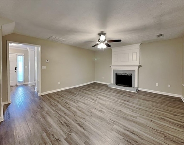 1357 Lamont Drive Sw - Photo Thumbnail 1