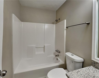 1357 Lamont Drive Sw - Photo Thumbnail 16