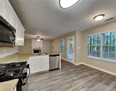 1357 Lamont Drive Sw - Photo Thumbnail 4