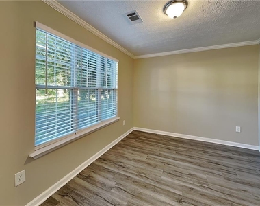 1357 Lamont Drive Sw - Photo Thumbnail 2