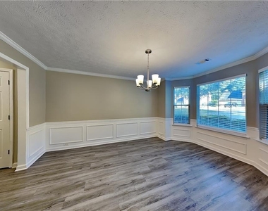 1357 Lamont Drive Sw - Photo Thumbnail 6