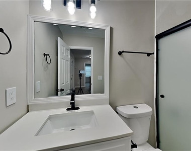 2798 Beddington Way - Photo Thumbnail 18
