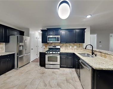 2798 Beddington Way - Photo Thumbnail 5
