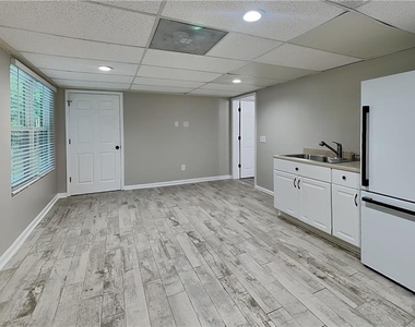 2798 Beddington Way - Photo Thumbnail 20