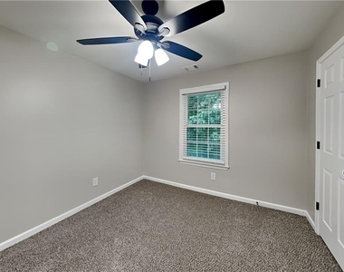 2798 Beddington Way - Photo Thumbnail 13