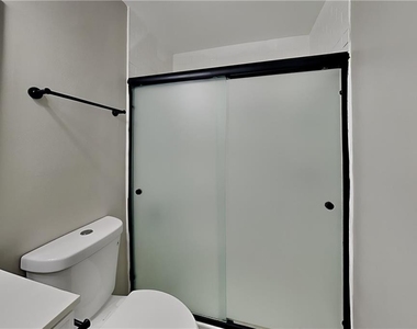 2798 Beddington Way - Photo Thumbnail 17