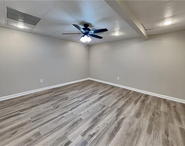 2798 Beddington Way - Photo Thumbnail 21