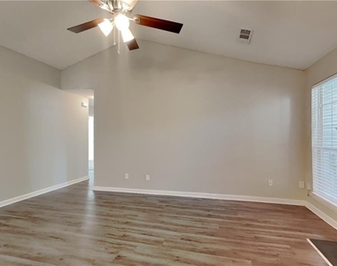 679 Fernstone Trail - Photo Thumbnail 2