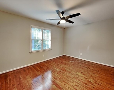 2427 Brookvine Lane - Photo Thumbnail 10