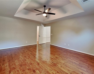 2427 Brookvine Lane - Photo Thumbnail 5