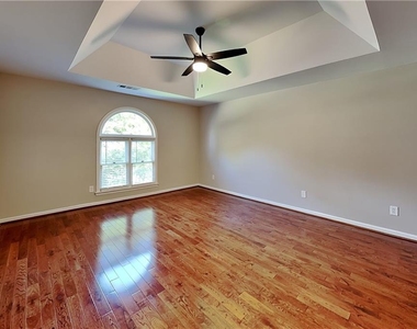 2427 Brookvine Lane - Photo Thumbnail 6